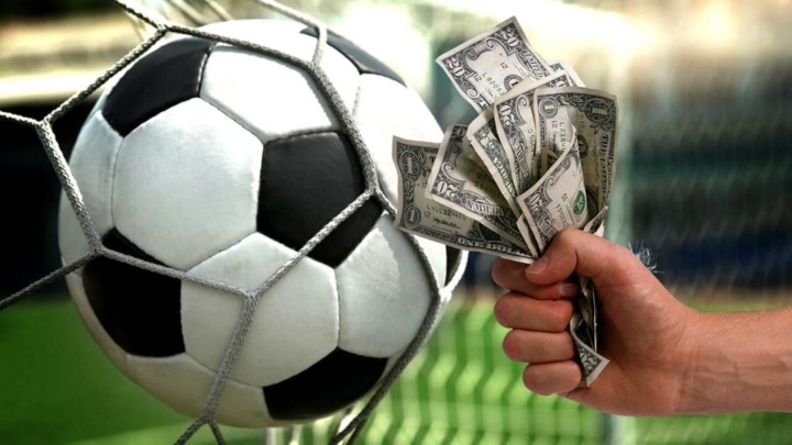 $1000-daily-from-football-betting